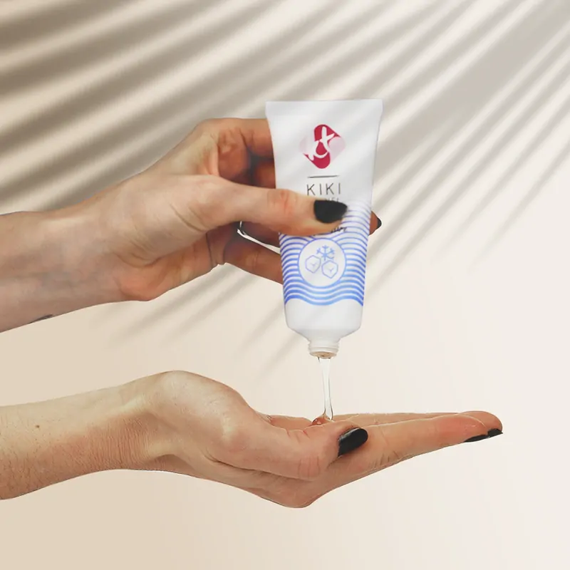 Lubrikačný gél na vodnej báze Kikí Travel s chaldivým efektom - 50ml